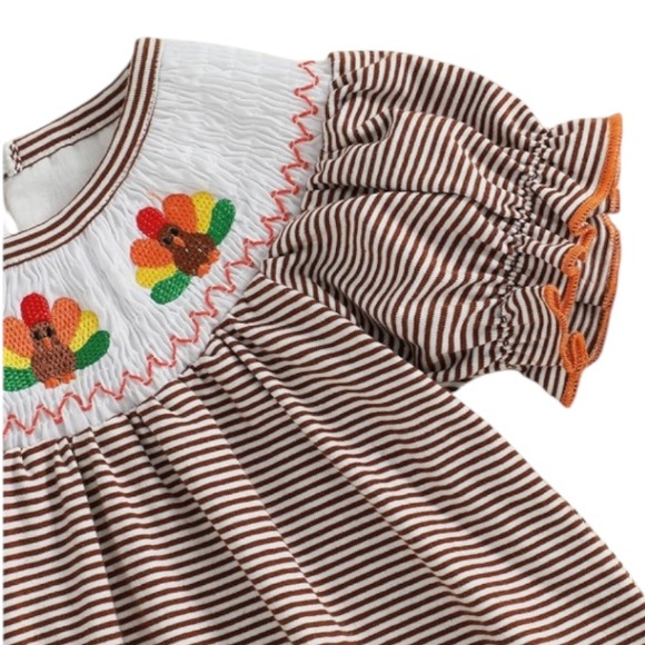 🦃$12 SALE Striped Dress Embroidered Turkeys Puffed Short Sleeves NEW - Picture 3 of 4